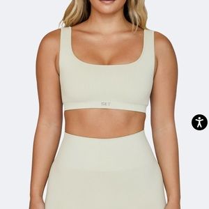 Set Active Box Cut Sports Bra in Oat Milk